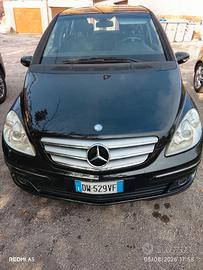 Mercedes Benz B 180