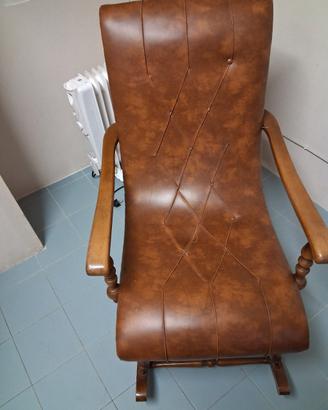 sedia a dondolo in pelle