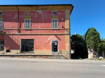 NEGOZIO A CAORSO