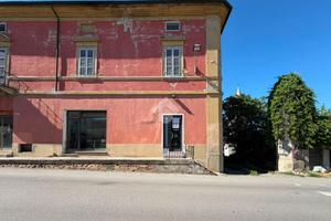 NEGOZIO A CAORSO