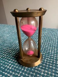 Clessidra vintage ottone e sabbia rosa