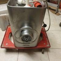 Tritacarne professionale tg 32;  380 volt