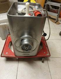 Tritacarne professionale tg 32;  380 volt