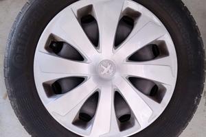 Cerchi gomme 165/65/14 e copricerchi Peugeot 108