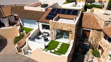 VILLA A SCHIERA A LOIRI PORTO SAN PAOLO