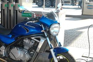Cupolino per moto naked con faro tondo