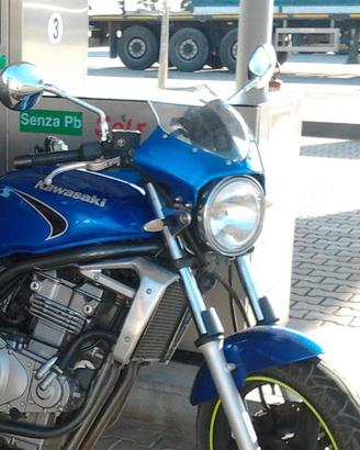 Cupolino per moto naked con faro tondo