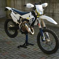 Husqvarna TC 125 2022 doppia omologazione