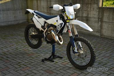 Husqvarna TC 125 2022 doppia omologazione