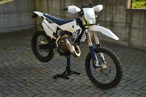 Husqvarna TC 125 2022 doppia omologazione