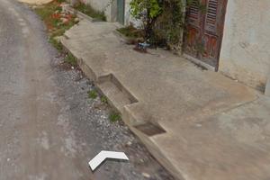 Casa indipendente da ristrutturare con giardino