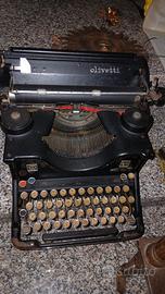 Macchina da scrivere M40 Olivetti