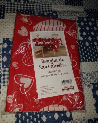 Tovaglia per la tavola. Nuova. Rosso bianco cuori
