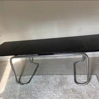 Tavolo scrittoio in legno e gambe in accisio