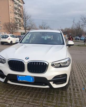 BMW X3 sDrive18d Mild Hybrid – 10/2021 – 30600 km
