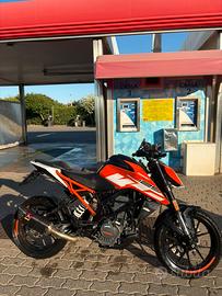KTM duke 125
