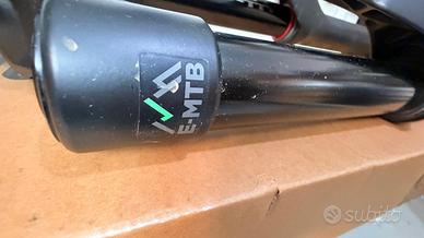 Forcella rock Shox domain 38