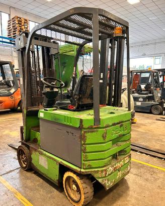 CARRELLO ELEVATORE CESAB