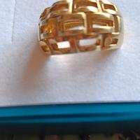 anello montatura più zaffiri