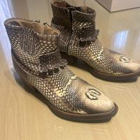 Stivaletti da donna nr.38/38 in pelle di pitone