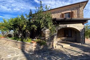 2 LOCALI A CASTELLABATE
