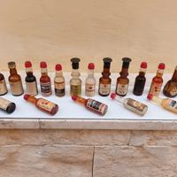 Bottiglie di liquore mignon