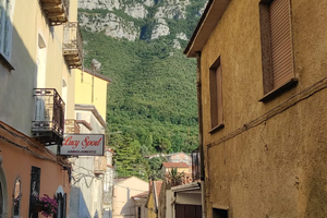 Suggestiva abitazione all'ombra dei monti Alburni