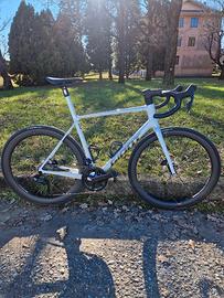 Bici Giant TCR ADVANCED SL 2025 con ruote Reserve 