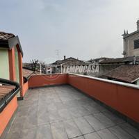 TRILOCALE CON AMPIO TERRAZZO