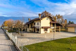 VILLA SINGOLA A NARZOLE