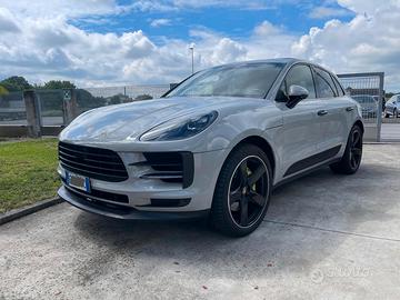 PORSCHE MACAN S