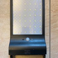 Faro led 20w solare con sensore per esterni