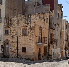 Palazzina con panorama in centro storico a Carini