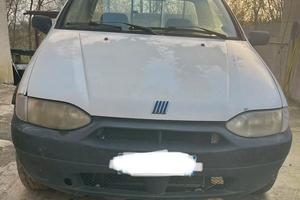 Fiat Strada 1.9 D Pick-up (Autocarro)