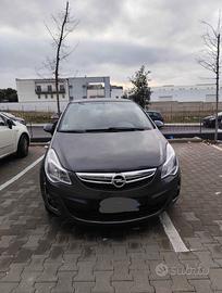 Auto Opel corsa D . Per informazioni contattatemi