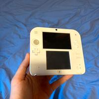 Nintendo 2ds con tre giochi
