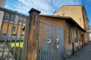 Pinerolo Centro TO edificio cielo terra