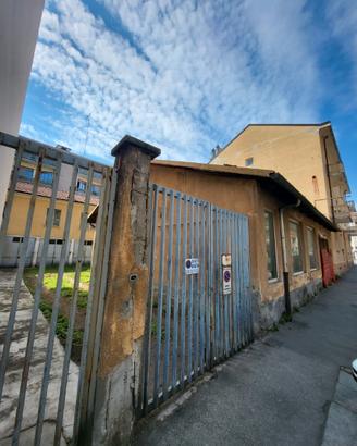 Pinerolo Centro TO edificio cielo terra e cubatura