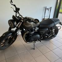 Triumph street twin 900