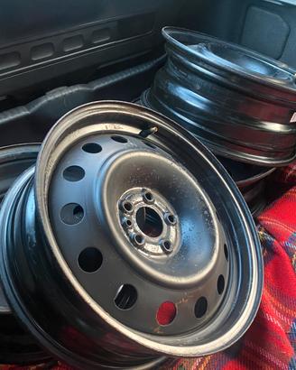 Quattro cerchi usati del 16 per Fiat 500 L