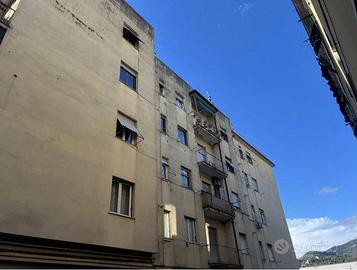 Immobile in asta di 108 m² a Genova