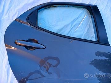  porta posteriore destra  Toyota Yaris  4  >2020