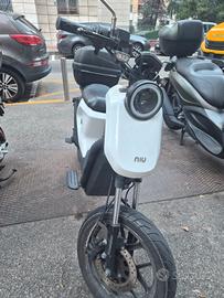 motorino 50cc NIU