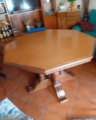 Tavolo Ottagonale Classico in Legno