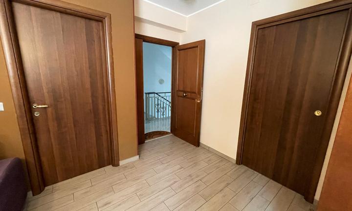 Appartamento con box e giardino