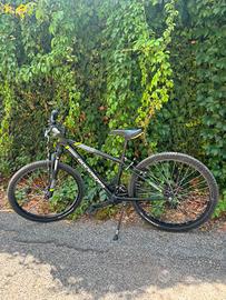 Rockrider st500 con casco 