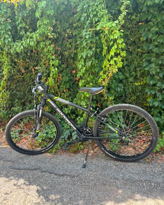 Rockrider st500 con casco 