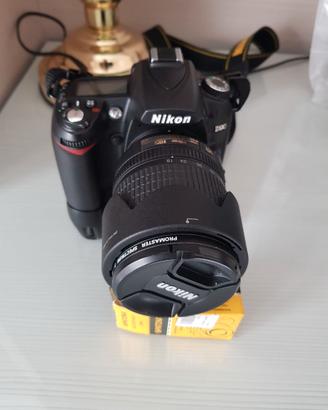 Reflex Nikon D90 obiettivo 18-105 VR con battery