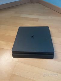 PlayStation 4 , 2 controller, 3 giochi