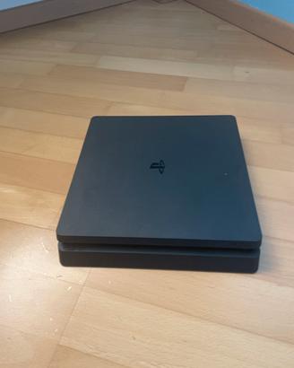 PlayStation 4 , 2 controller, 3 giochi